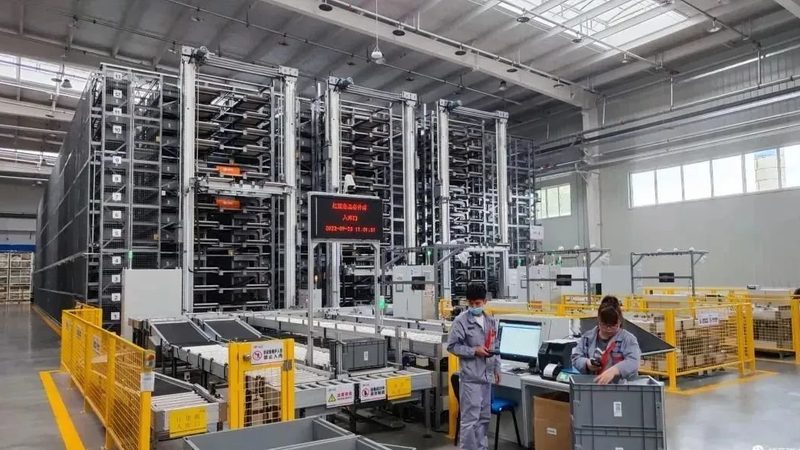 电动叉车充电维护：安全规范与注意事项**